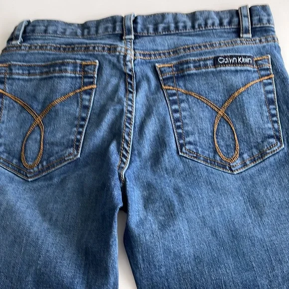 Calvin Klein boot cut jeans size 2 excellent condition - Picture 4 of 5